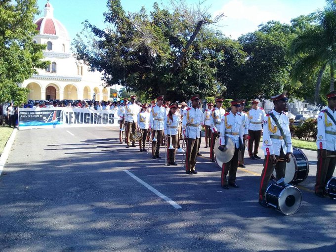 Con las etiquetas #TenemosMemoria, #6DeOctubre, #Cuba y #ProhibidoOlvidar, entre otras, usuarios en Twitter afirmaron que aún reclaman justicia las familias de los 73 fallecidos: 57 cubanos, 11 guyaneses y cinco coreanos