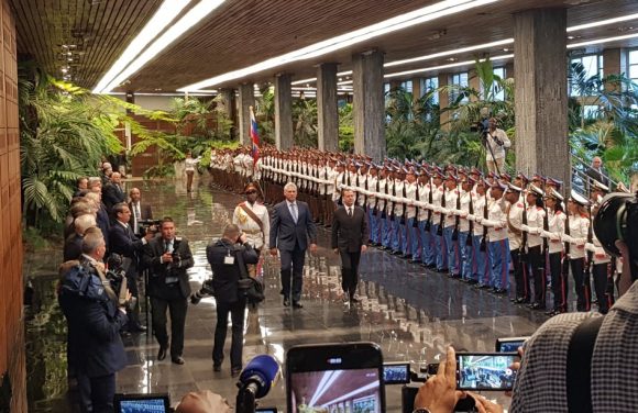 Recibe Díaz-Canel al Presidente del Gobierno de la Federación de Rusia