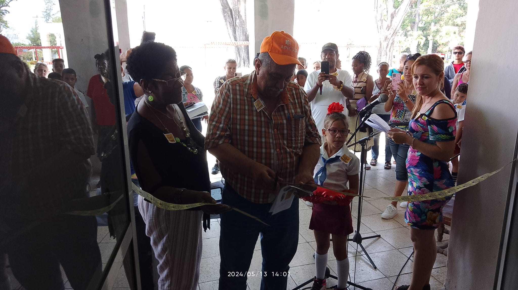 Inauguran en Florida exposición de bienvenida al Día Internacional de las abejas