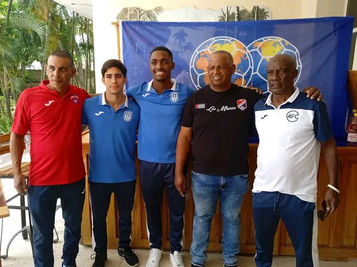 Agasajados atletas agramontinos de fútbol sala