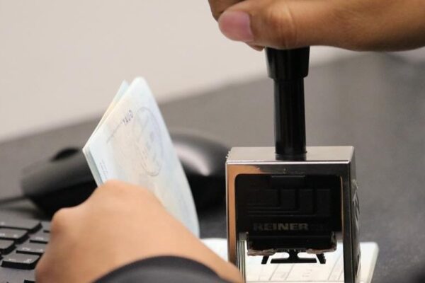 Retoma Panamá trámite para visa a cubanos de manera presencial