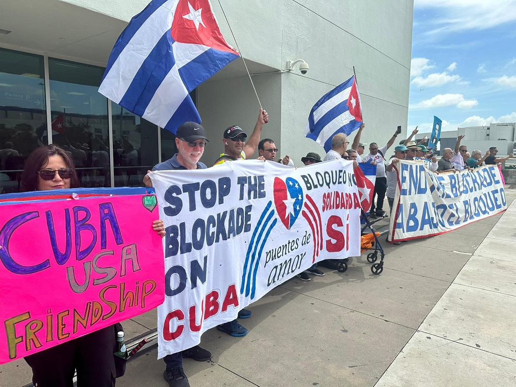 ¡Cuba sí, bloqueo no!