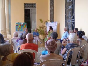 Presentan libro sobre los servicios estatales de cuidado para adultos mayores en Camagüey