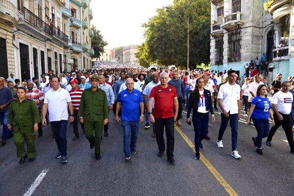 Díaz-Canel: estudiantes de medicina no están olvidados ni muertos