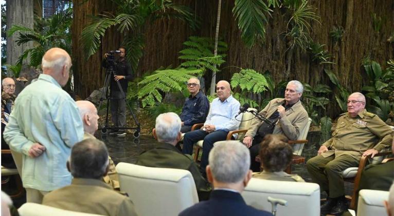 Agradece Díaz-Canel ejemplo de combatientes de la Revolución en Cuba