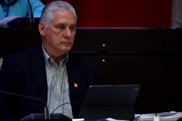 Presente Díaz-Canel en la plenaria del parlamento cubano