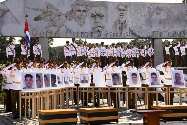 Cuba honra en homenaje póstumo a combatientes de las FAR caídos en cumplimiento del deber