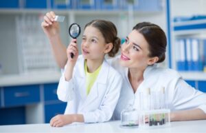 Mujeres y niñas en la ciencia: desde la estadística (+infografía)