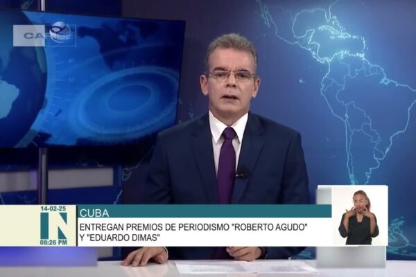 Bernardo Espinosa y Froilán Arencibia: premios de periodismo en televisión