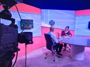 Una artista del periodismo con la dignidad ante la cámara
