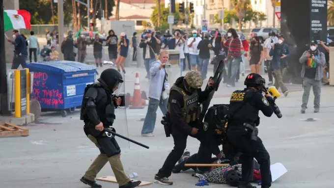 Denuncian complicidad de políticos anticubanos con represión en EEUU