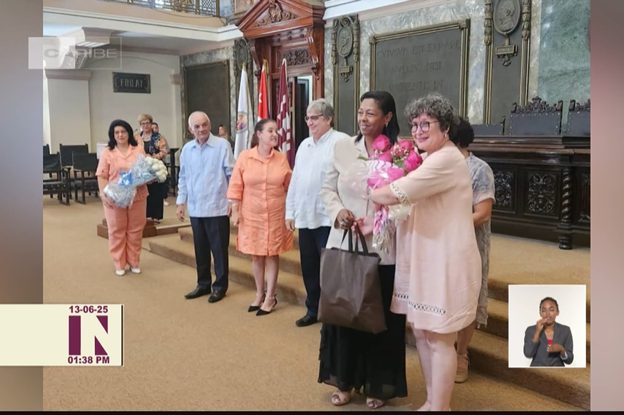 Recibe Hilda Saladrigas Premio Nacional de Comunicación Social