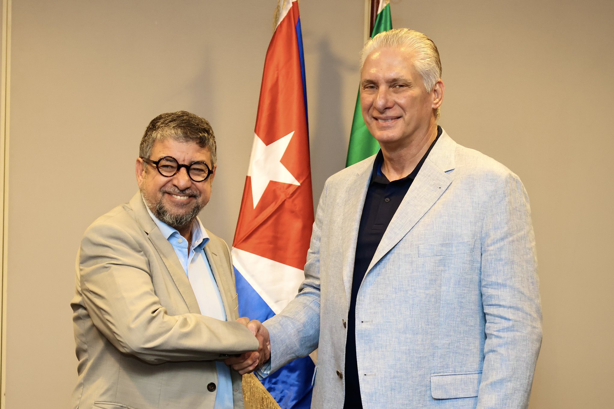 El presidente @DiazCanelB se reunió esta mañana en Rio de Janeiro con el alcalde del municipio Maricá, Washington Quaquá, a quien consideró un gran amigo de #Cuba.
