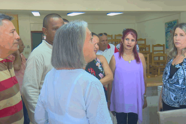 Ministra de Educación revisó avances de los preparativos para el curso escolar en Camagüey
