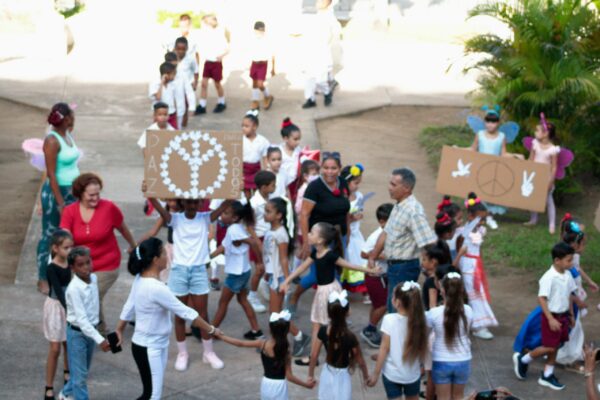 Un llamado a la paz desde una escuela camagüeyana