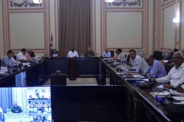 Consejo de Estado examina implementación del Programa de Gobierno para corregir distorsiones y reimpulsar la economía, y otros temas de la agenda nacional. Foto: Tony Hernández Mena