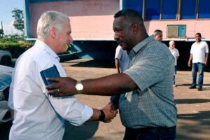 Presidente de Cuba visitó termoeléctrica de provincia Camagüey. Foto: Prensa Latina