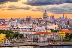 La Habana cumple este domingo 506 años de fundada en medio de dificultades económicas, apreciaciones diversas y un brillo que nunca se apaga pese a cualquier dificultad.