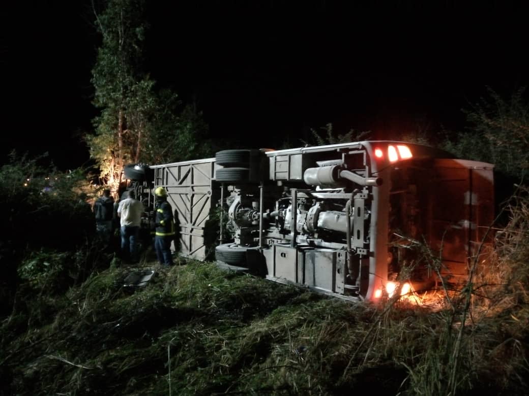Dos fallecidos y 27 lesionados en accidente masivo en Camagüey