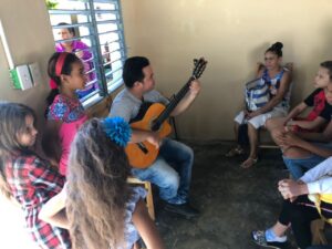 Del aula a la comunidad: Diosbel Pedroza siembra arte y futuro en las nuevas generaciones