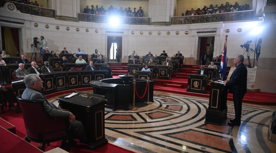 Queremos “un Poder Popular más ágil, más participativo, más audaz, más inclusivo, más joven. Un Poder Popular que tenga la capacidad de escuchar hasta el mínimo susurro de los ciudadanos y sensibilidad suficiente para actuar con agilidad, en respuesta a sus legítimas demandas”, dijo el presidente Díaz-Canel. Foto: Estudios Revolución.