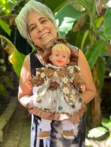 Más allá de la artista