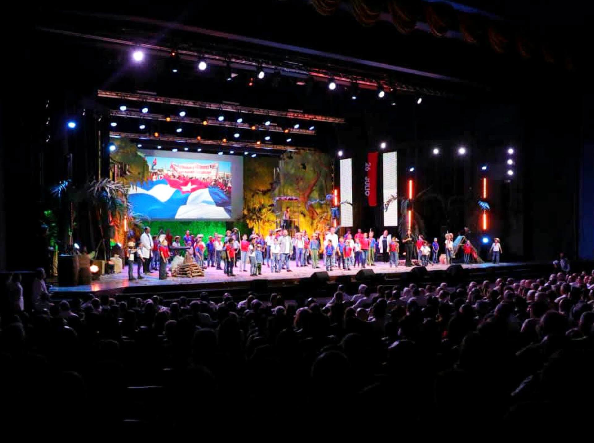 Asisten Raúl y Díaz-Canel al homenaje a Fidel en su centenario (Video)