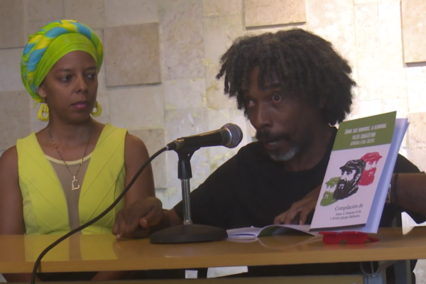 Presentan en Camagüey el libro ¨Sobre sus Hombros La Alborada¨.
