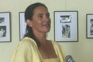 Inauguran exposición ''Cien veces Fidel'' en periódico camagüeyano.