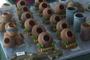 Realiza Salón de Expo-venta la Asociación Cubana de Artesanos Artistas en Camagüey por el verano