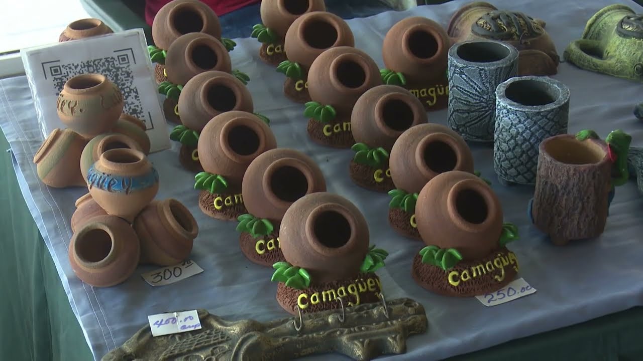 Realiza Salón de Expo-venta la Asociación Cubana de Artesanos Artistas en Camagüey por el verano