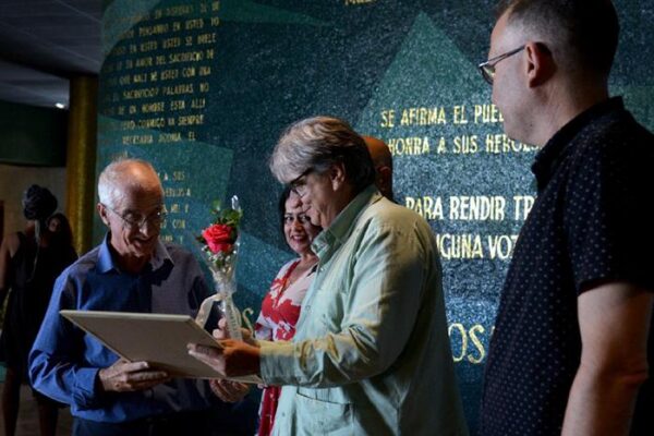 Fueron reconocidas personalidades e instituciones con elevado prestigio y amplia contribución al medio. Foto: Omara García Mederos